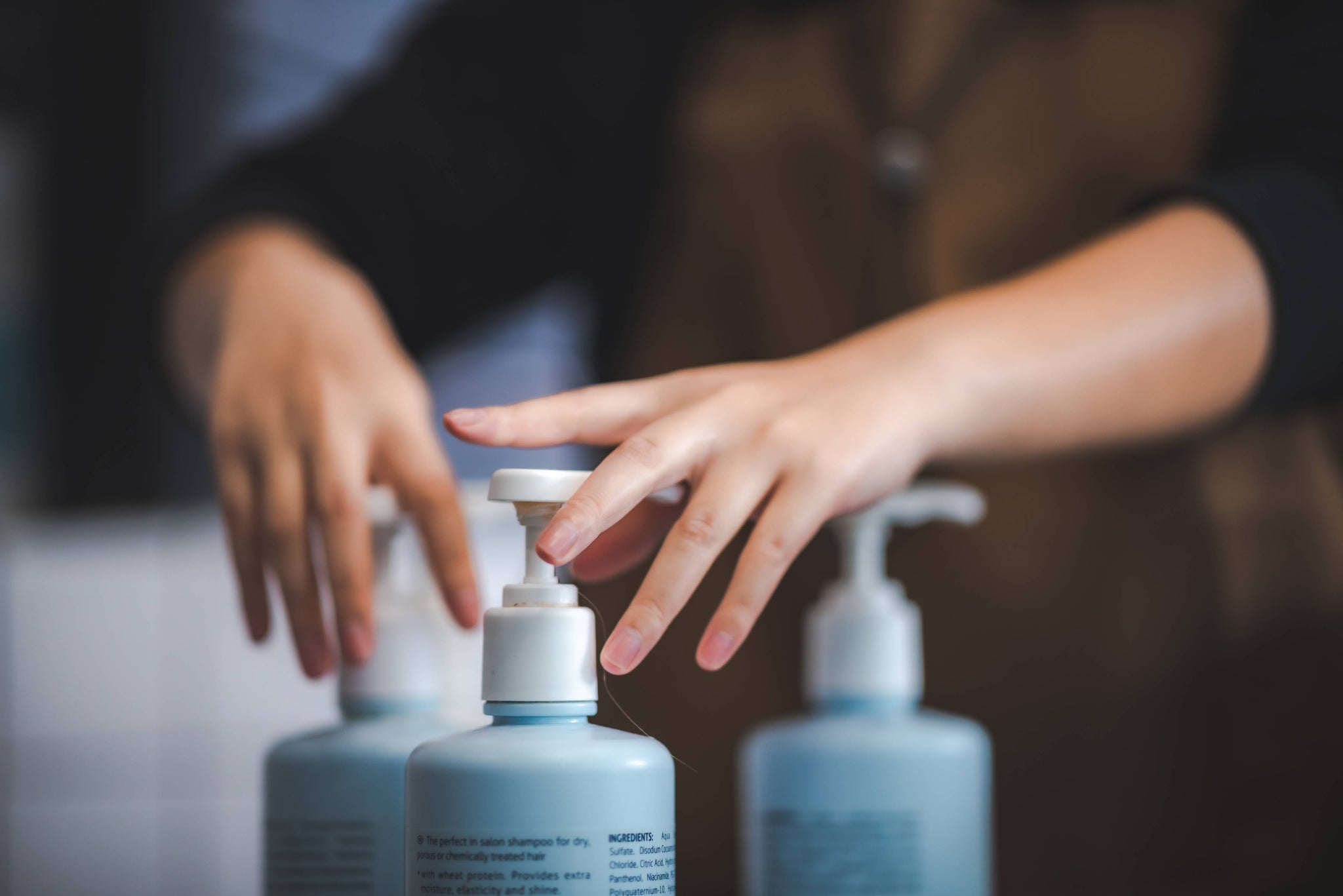 שמפו נגד סבוריאה - אילו רכיבים באמת עובדים ולמה חשוב להשתמש בו לאורך זמן